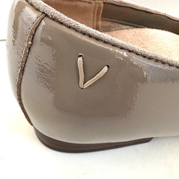 VIONIC WILLA II PATENT LEATHER SLIP-ON FLAT LOAFER IN NUDE TAUPE NEW! Sz6.5W - Picture 9 of 14